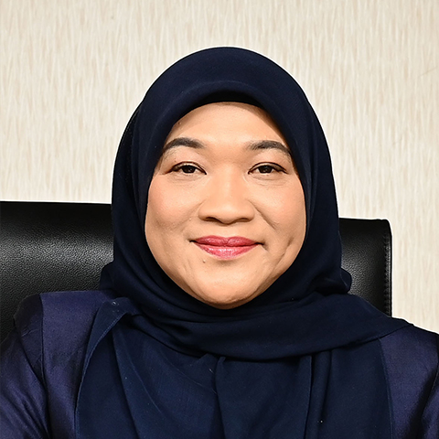 Puan Sakinah Salleh